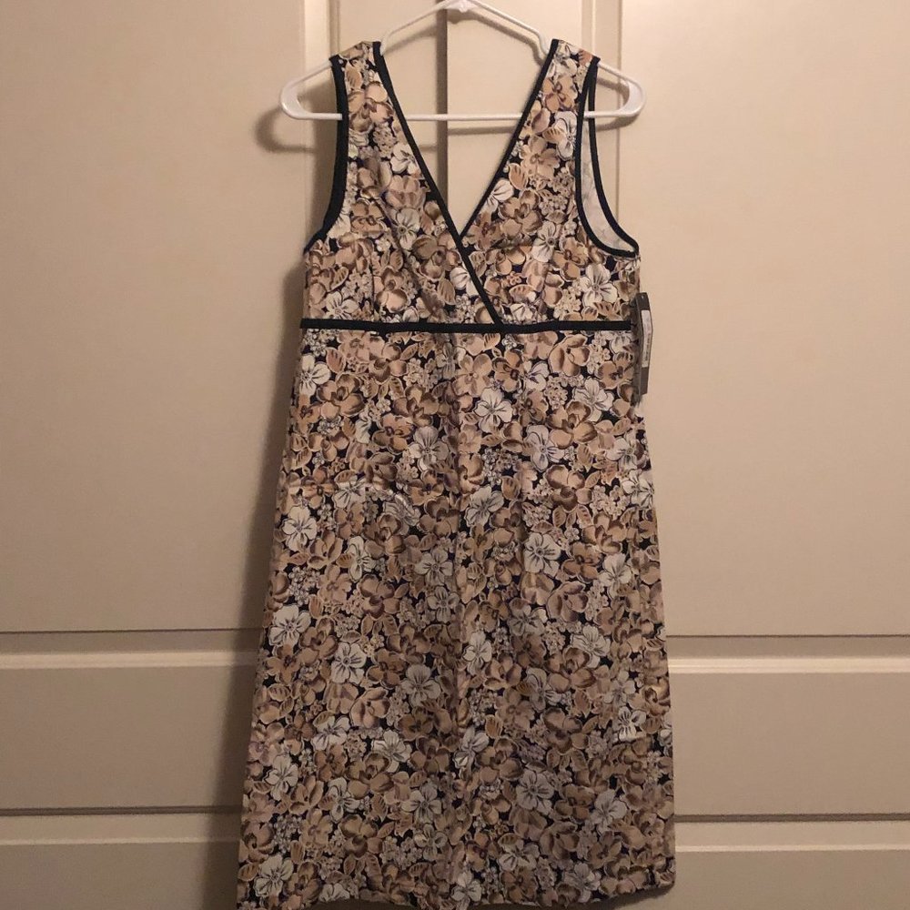Cute BNWT dress size 16